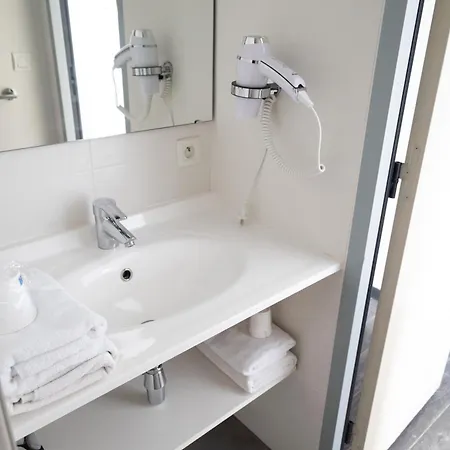 Hotel Brit Confort 3*