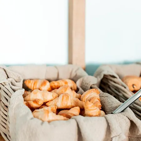 Hotel Brit Confort Saint-lô