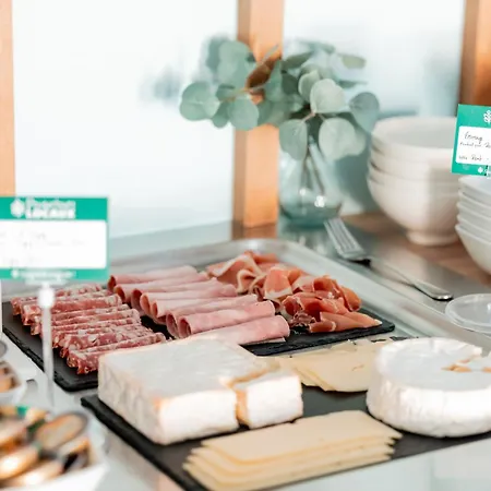 Hotel Brit Confort 3*