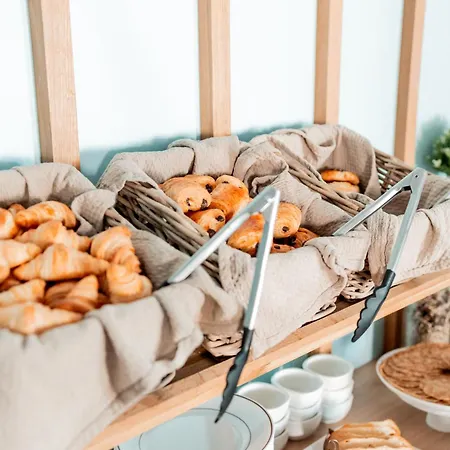 Brit Confort Saint-lô Hotel 3*