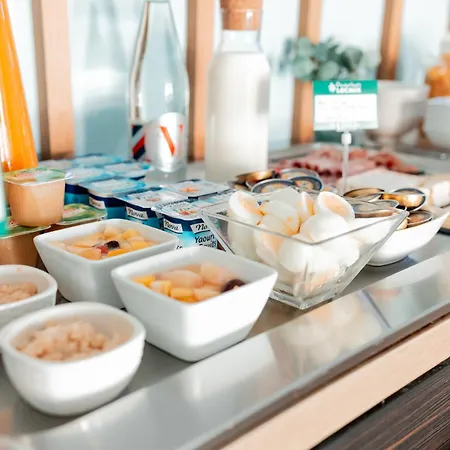 Hotel Brit Confort 3*