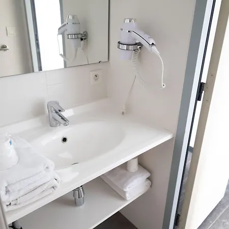 Otel Brit Confort Saint-Lo