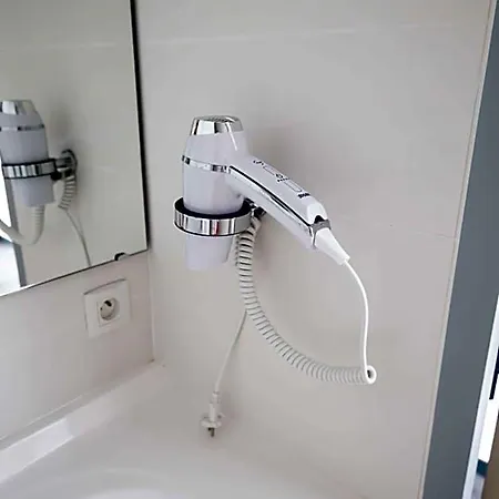Otel Brit Confort Saint-Lo