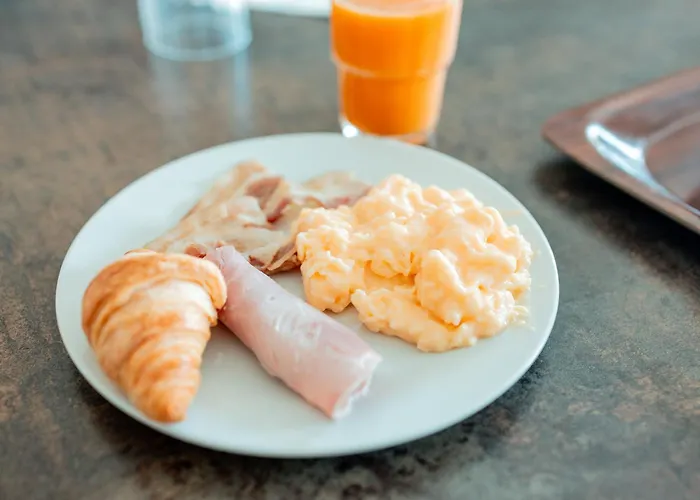 Ξενοδοχείο Brit Confort 3*