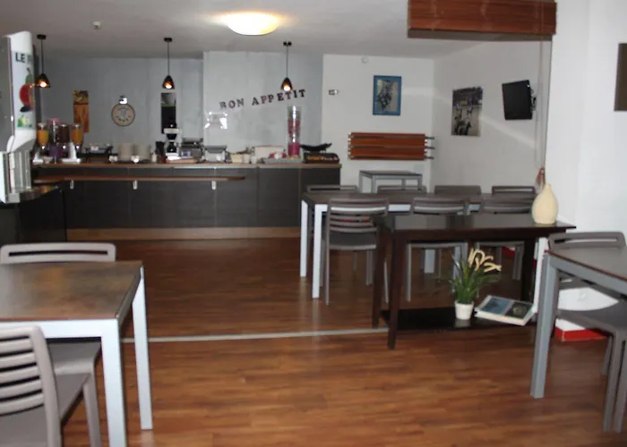 Hotel Brit Confort 3*