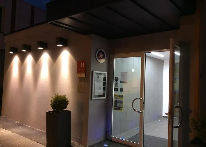 Hotel Brit Confort 3*